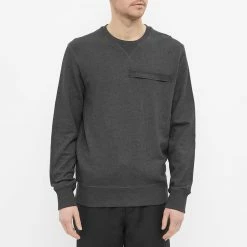 Alexander McQueen Logo Taped Crew Sweat 9 Alexander McQueen Logo Taped Crew Sweat -Vendite Pangaia 06 01 2022 JA 642663QSX75902 7 1