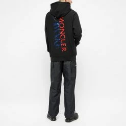 Moncler Genius 1952 X Awake Back Print Hoody 13 Moncler Genius 1952 X Awake Back Print Hoody -Vendite Pangaia 25 02 2020 monclergenius1952xawake backprinthoody black 8g708 10 v8139 999 bb m3